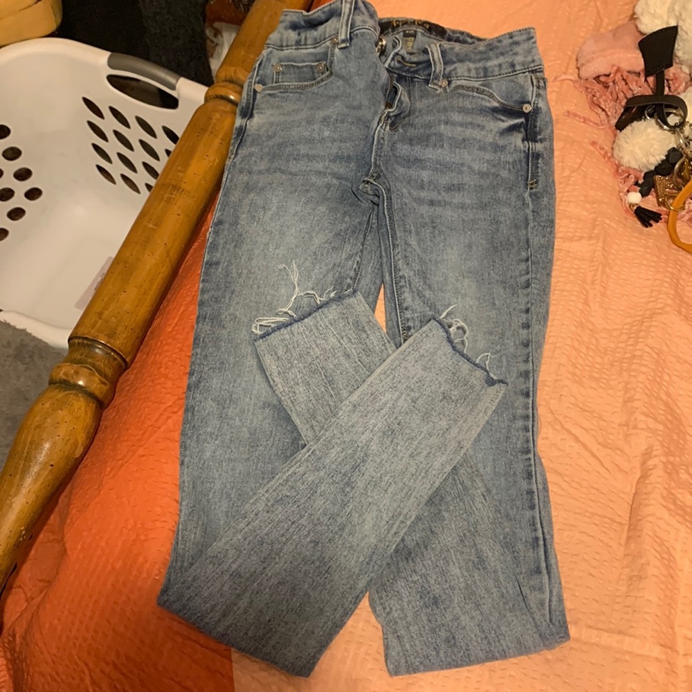 Light wash skinny jeans